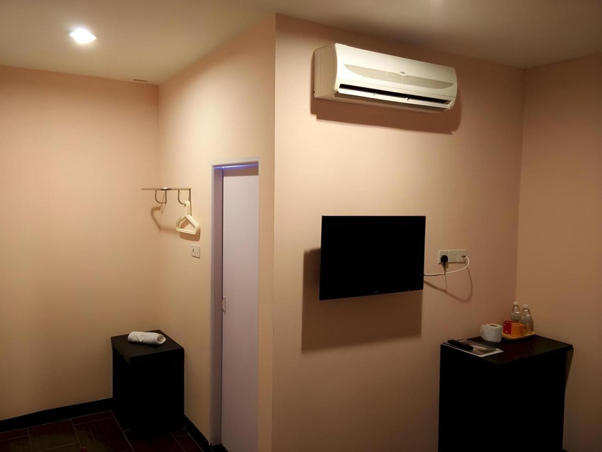Super Oyo 43959 Astana Hotel Tawau Bagian luar foto